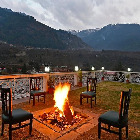 Mastiff Grand Manali Resort Exterior photo
