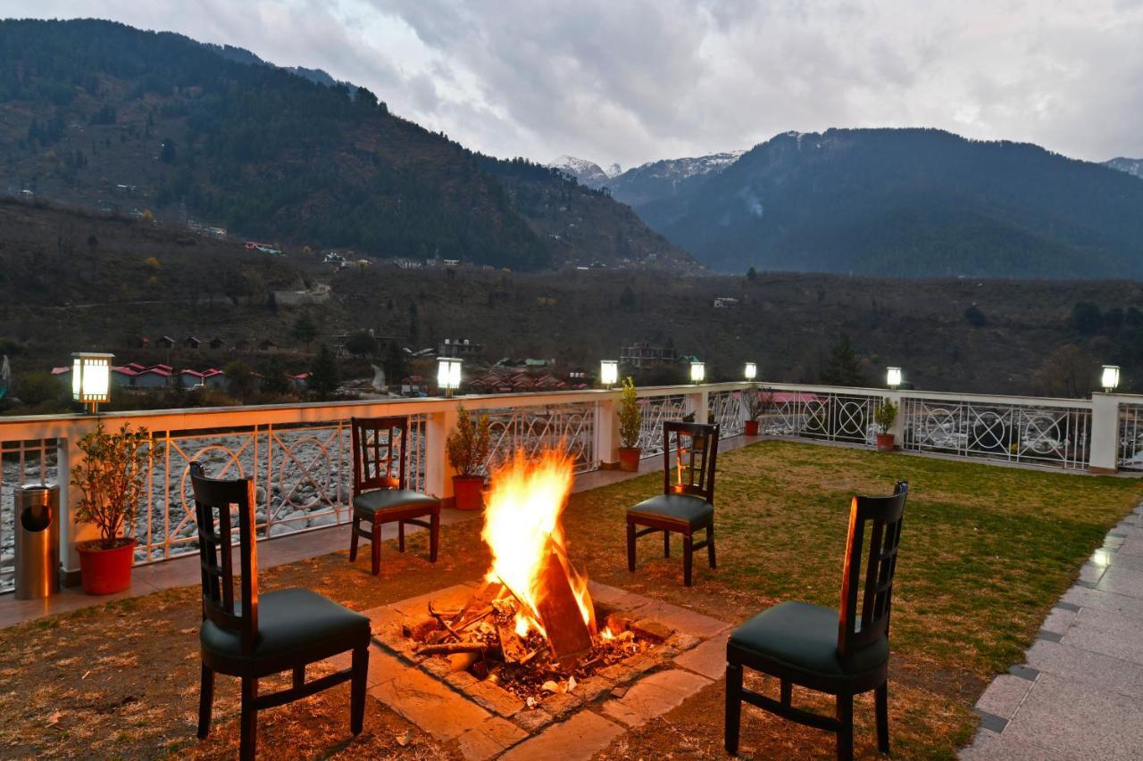 Mastiff Grand Manali Resort Exterior photo