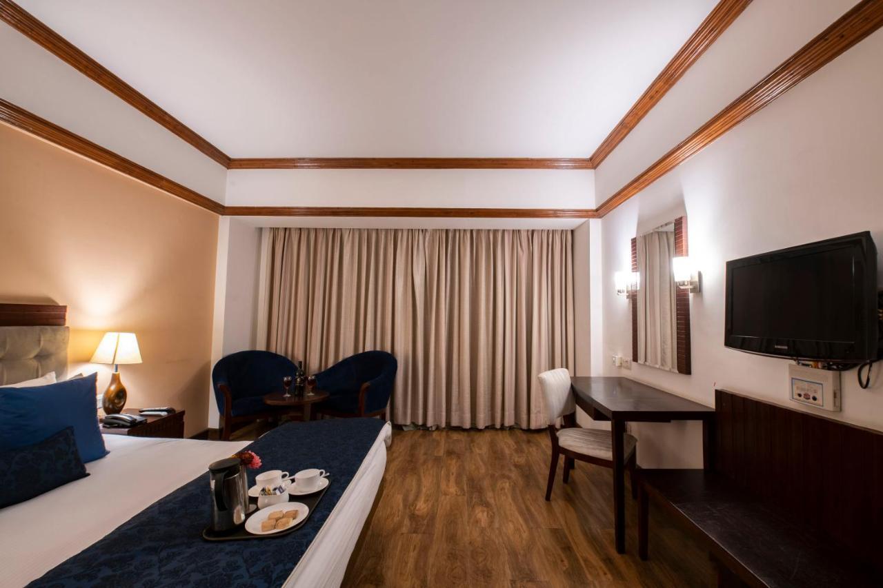 Mastiff Grand Manali Resort Exterior photo
