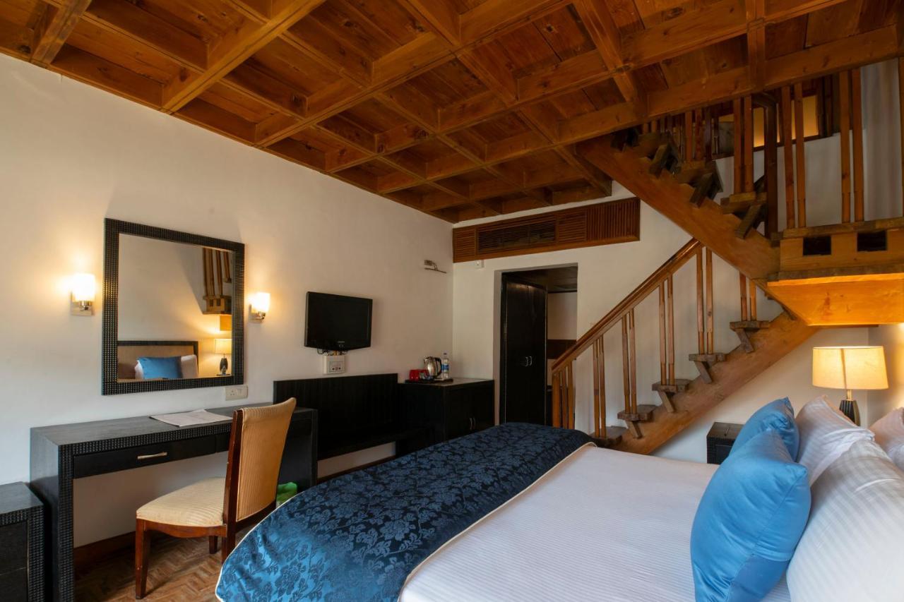 Mastiff Grand Manali Resort Exterior photo