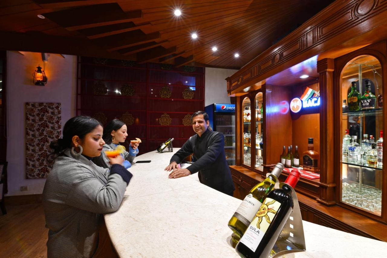 Mastiff Grand Manali Resort Exterior photo