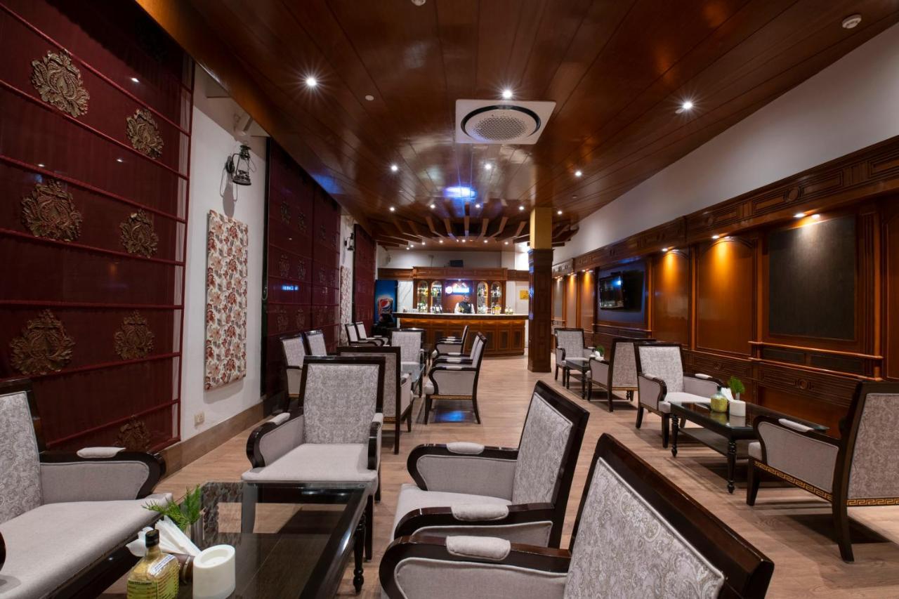 Mastiff Grand Manali Resort Exterior photo