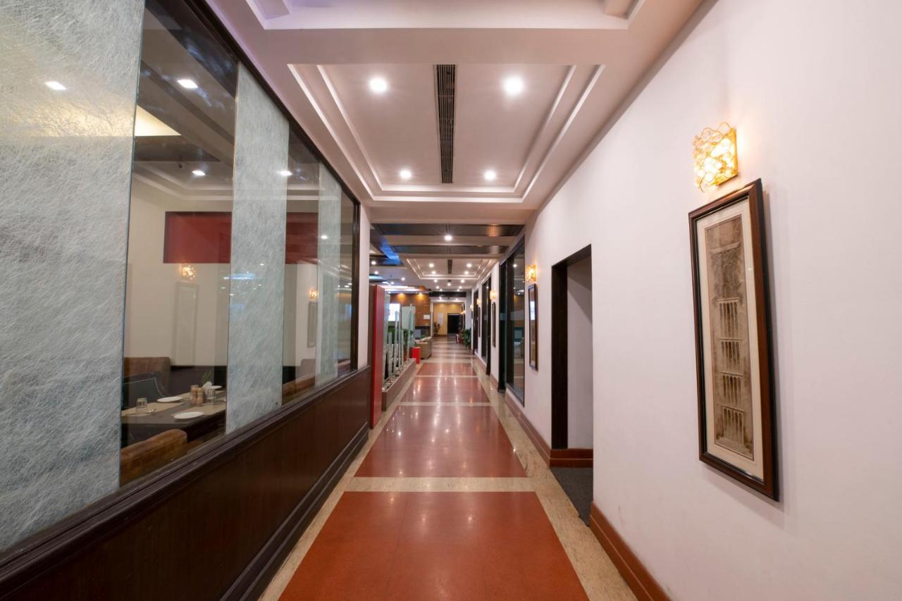Mastiff Grand Manali Resort Exterior photo