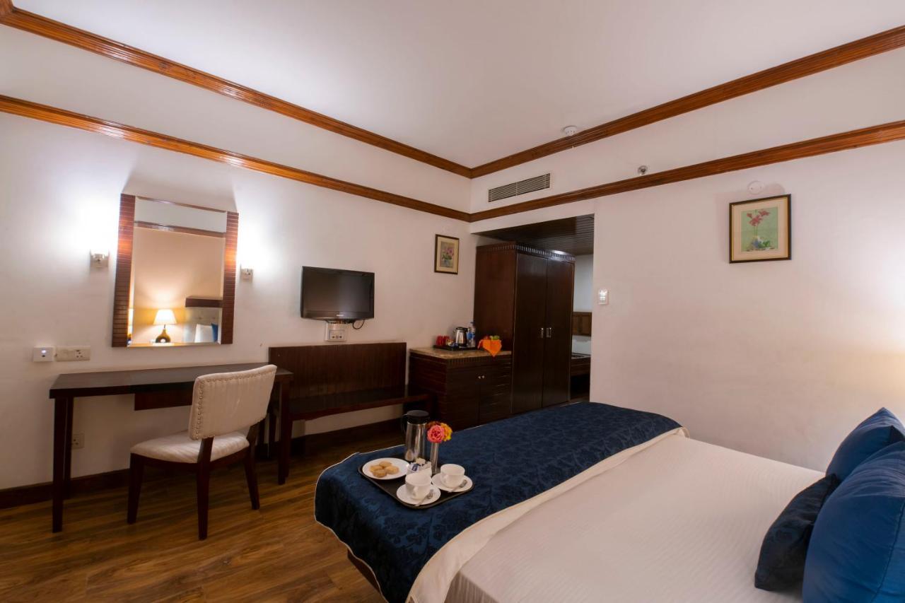 Mastiff Grand Manali Resort Exterior photo
