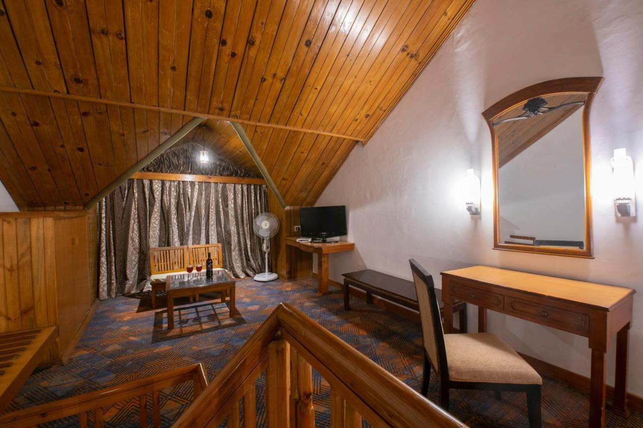 Mastiff Grand Manali Resort Exterior photo