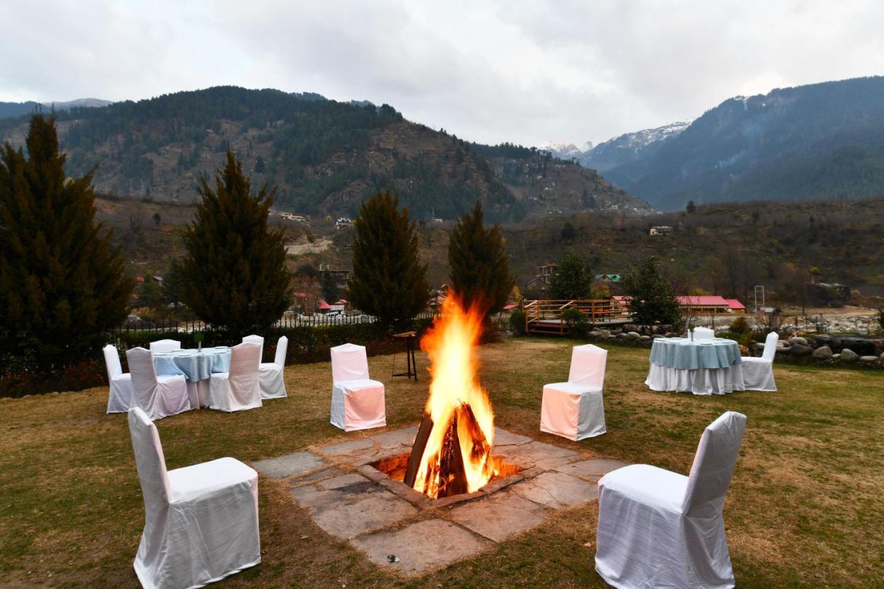 Mastiff Grand Manali Resort Exterior photo