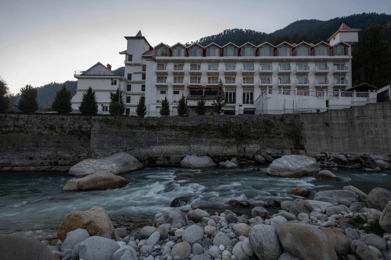 Mastiff Grand Manali Resort Exterior photo