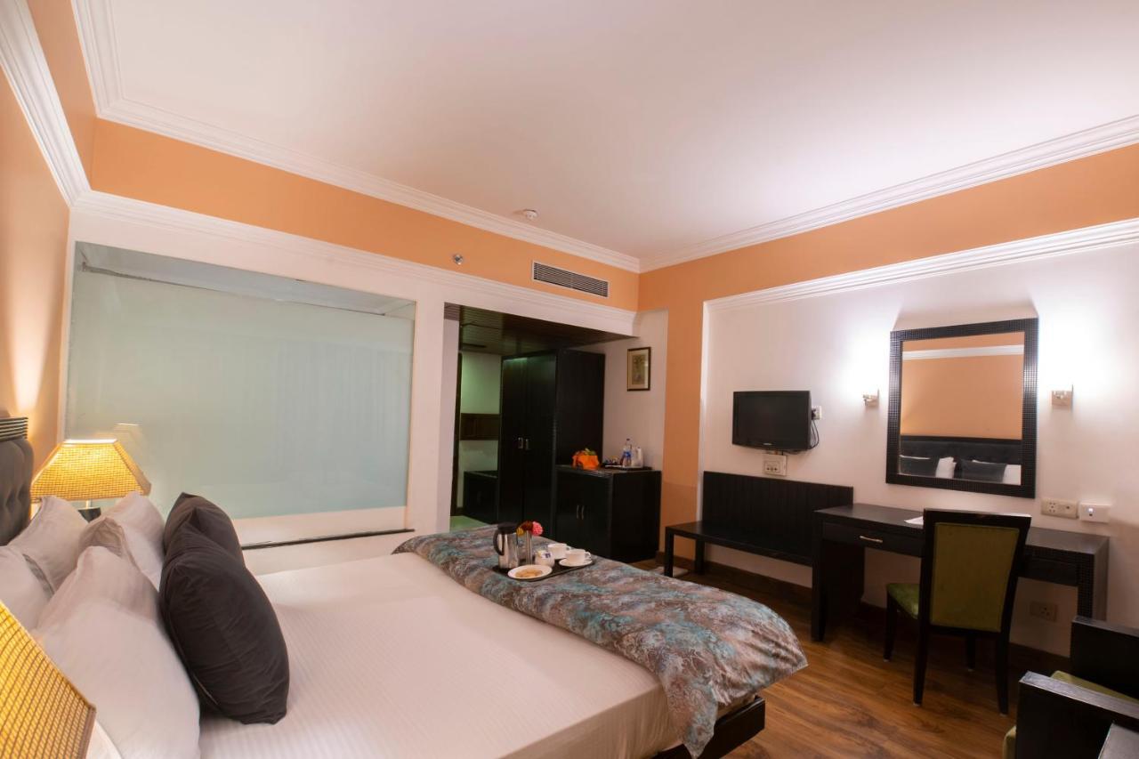 Mastiff Grand Manali Resort Exterior photo
