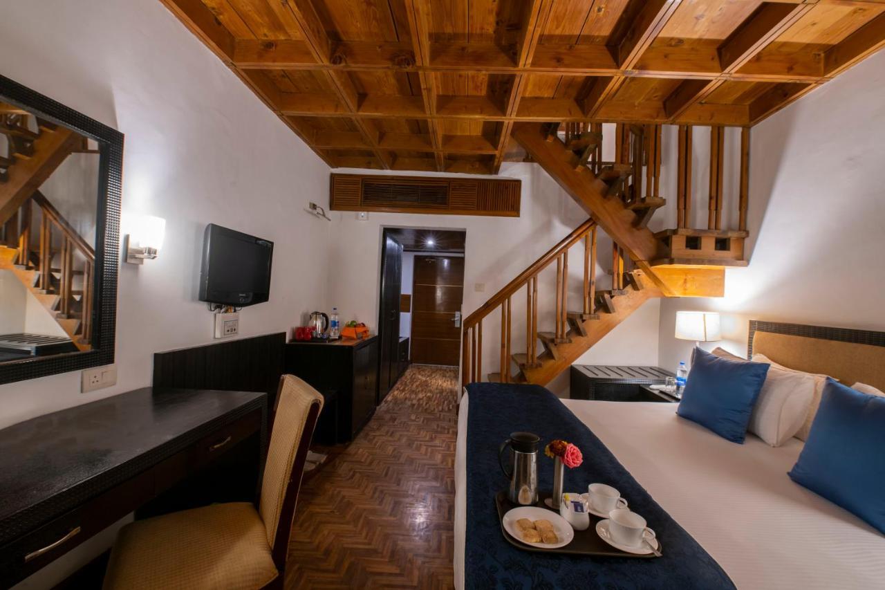 Mastiff Grand Manali Resort Exterior photo