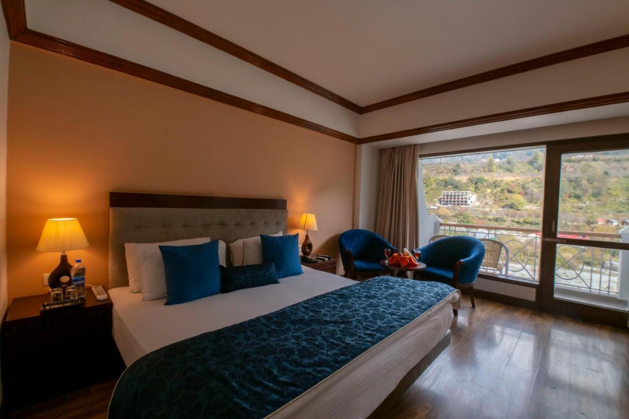 Mastiff Grand Manali Resort Exterior photo