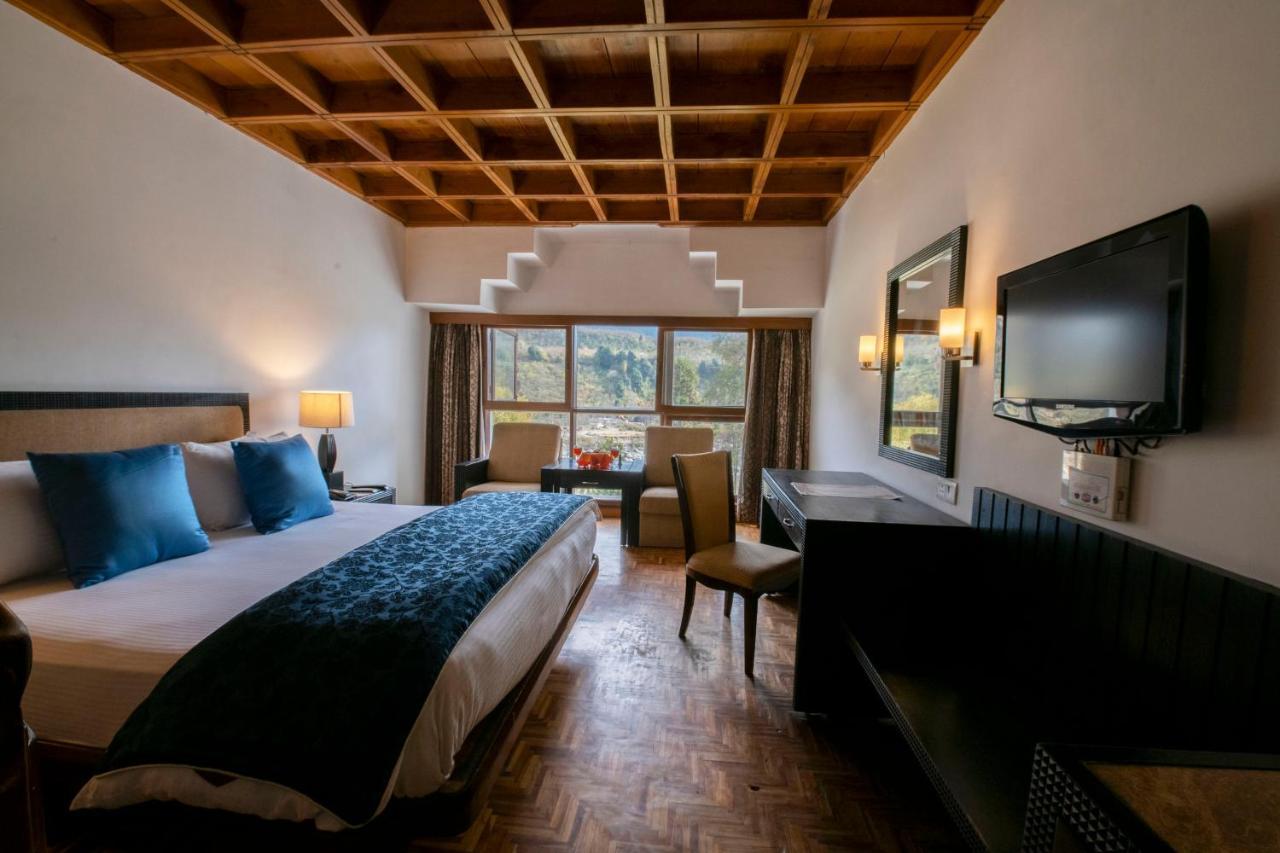 Mastiff Grand Manali Resort Exterior photo